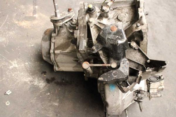 BOITE DE VITESSE MANUEL  CITROEN BERLINGO / XSARA PICASSO , PEUGEOT PARTNER 1.6HDI ( 5VITESSES ) - Vue 4